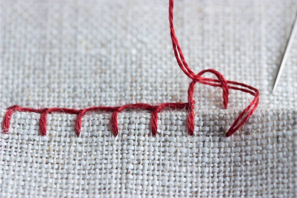 Вышивка красными нитями